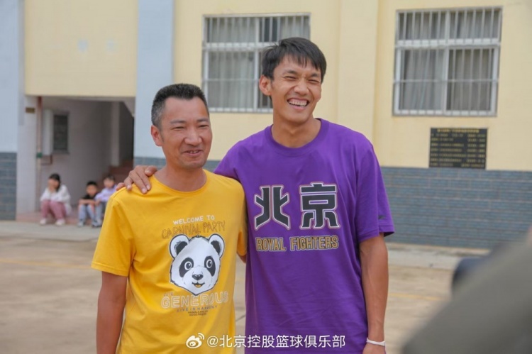 那一封信的故事還在延續(xù) 矣進(jìn)宏母校的師生們來到北京了！
