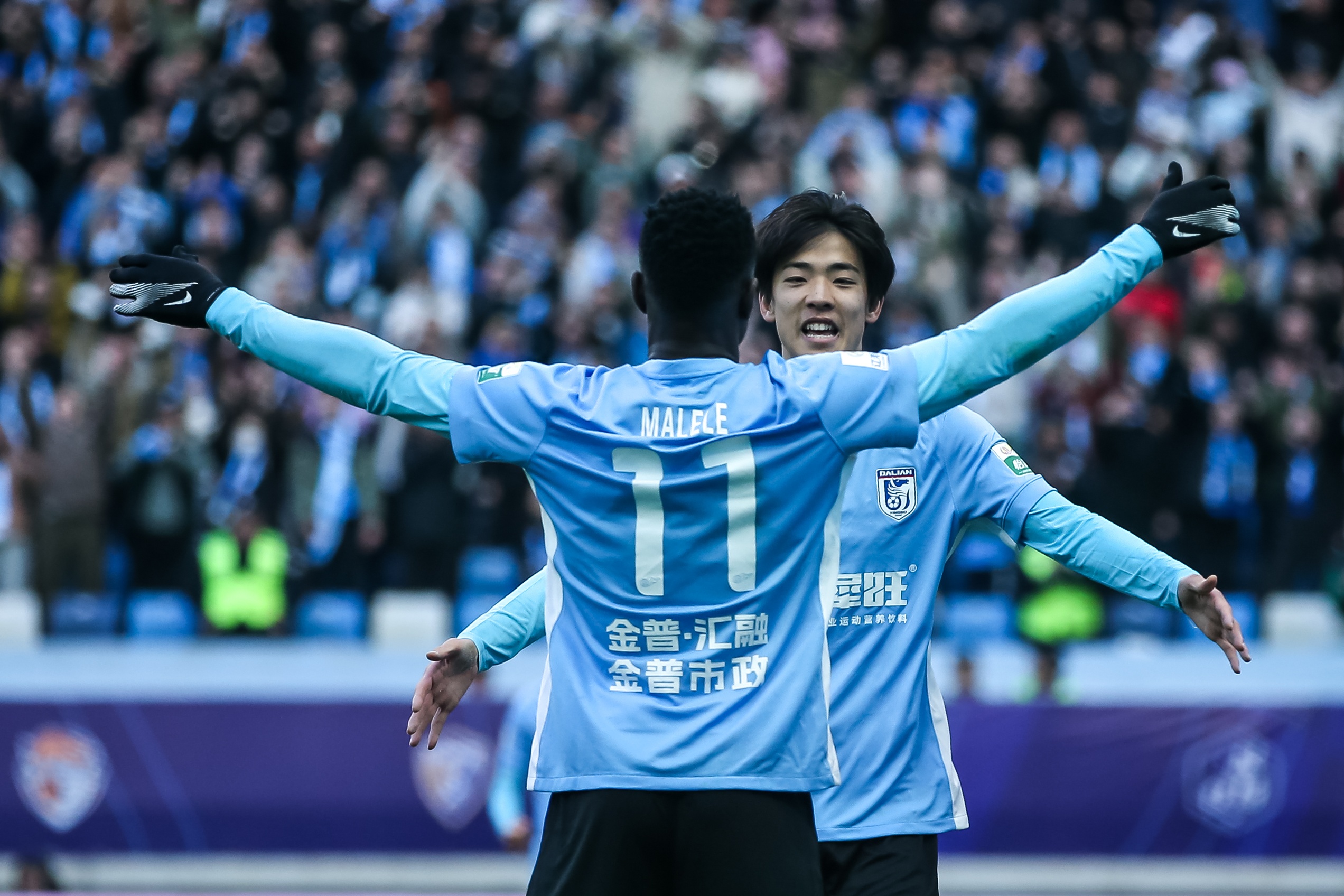 青春風(fēng)暴刮起來(lái)！19歲朱鵬宇&18歲王鈺棟處子球 19歲李新翔1射2傳